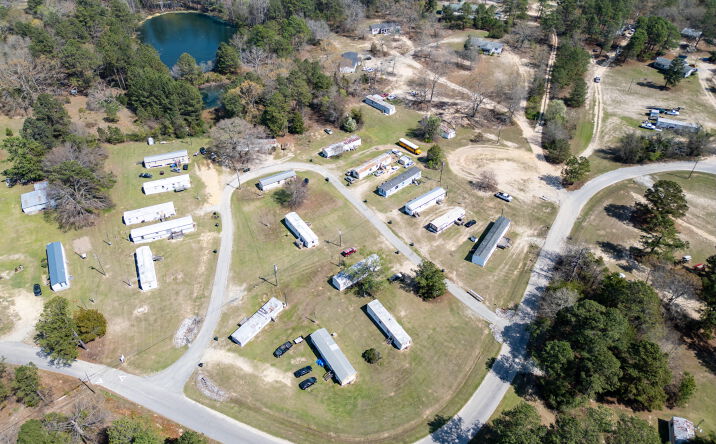 Pictures of Mobile Home Park property located at 1081 Davis Cir, Thomson, GA 30824 for sales - image #1