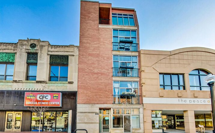 Pictures of Retail property located at 3125 N Lincoln Avenue C, Chicago, IL 60657 for sales - image #1