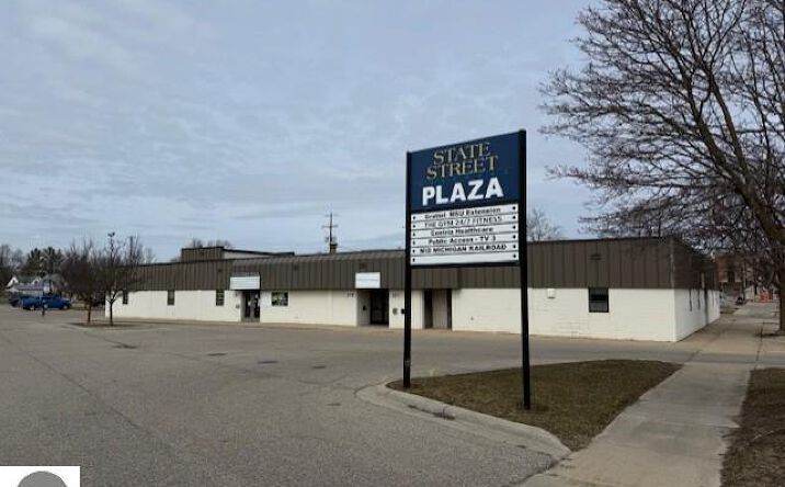 Pictures of Retail property located at 217 N State, Alma, MI 48801 for sales - image #1