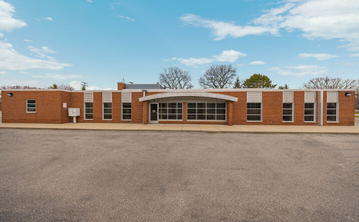 Pictures of Office property located at 19337 Farmington Rd, Livonia, MI 48152 for sales - image #1