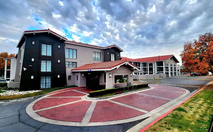 Pictures of Hospitality property located at 2926 E Tulare Ave, Fresno, CA 93721 for sales - image #1