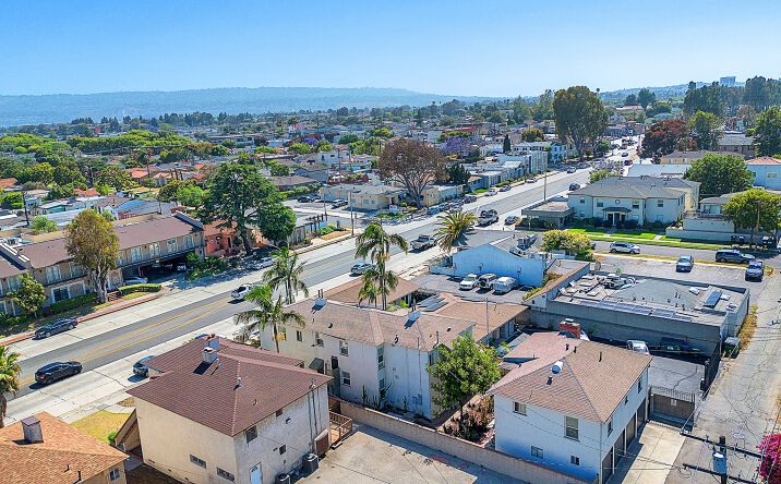 Pictures of Multifamily property located at 2363 Torrance Blvd, Torrance, CA 90501 for sales - image #1