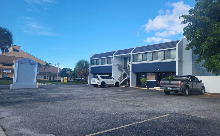 Pictures of Office property located at 4712 SE 15th Ave, Cape Coral, FL 33904 for sales - image #1