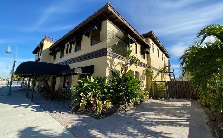 Pictures of Retail, Office, Mixed Use property located at 219 N 21st Ave, Hollywood, FL 33020 for sales - image #1