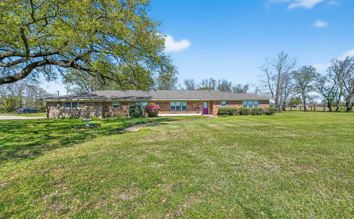 Pictures of Mixed Use property located at 11934 FM 1994 Rd, Guy, TX 77444 for sales - image #1