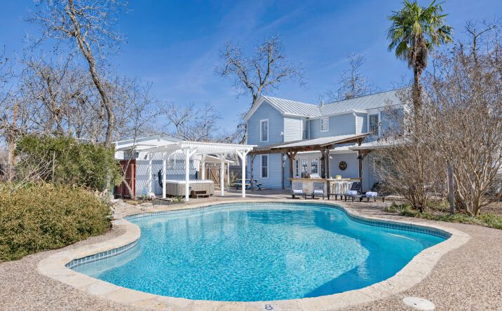 Pictures of Hospitality property located at 908 N Crockett St, Fredericksburg, TX 78624 for sales - image #1