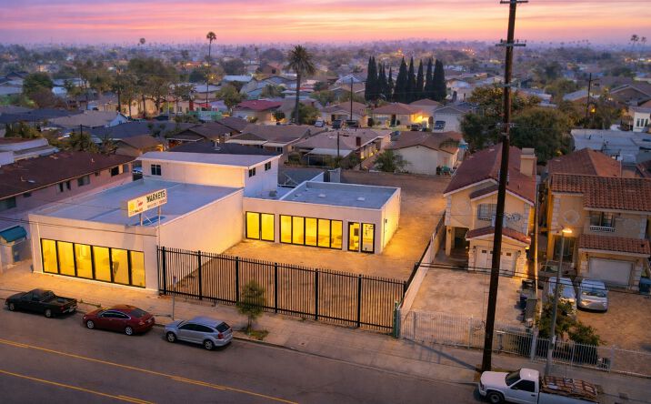 Pictures of Mixed Use, Multifamily property located at 1236 Wilmington Blvd, Los Angeles, CA 90744 for sales - image #1