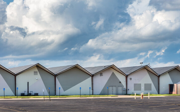 Pictures of Office property located at 2601 S Oliver Ave, Wichita, KS 67210 for sales - image #1