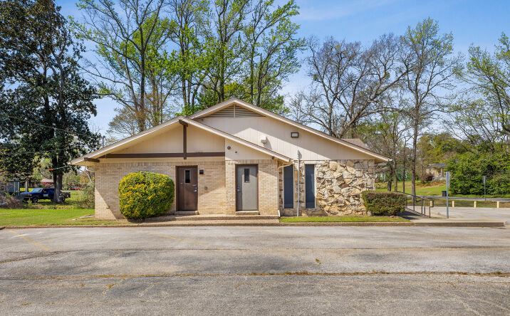 Pictures of Office property located at 601 Turtle Creek Dr, Tyler, TX 75701 for sales - image #1