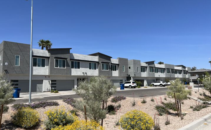 Pictures of Multifamily property located at 701 N McQueen Rd, Chandler, AZ 85225 for sales - image #1