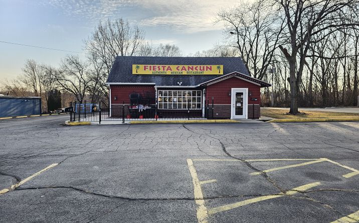 Pictures of Retail property located at 2061 W Galena Ave, Freeport, IL 61032 for sales - image #1