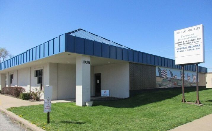 Pictures of Retail property located at 1935 E Military Ave, Fremont, NE 68025 for sales - image #1