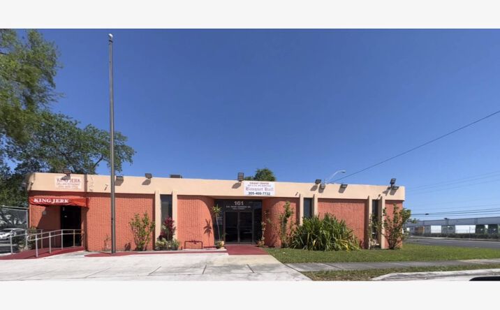Pictures of Mixed Use, Retail property located at 161 NE 183rd St, Miami, FL 33179 for sales - image #1