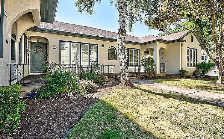 Pictures of Multifamily property located at 1403 SE 25th Ave, Portland, OR 97214 for sales - image #1