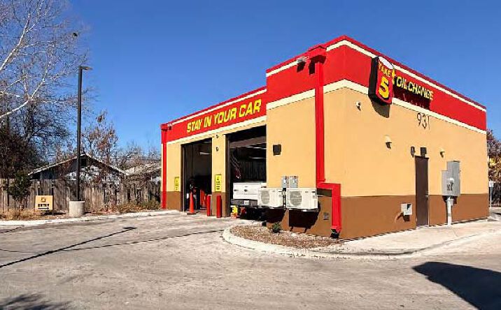 Pictures of Retail property located at 931 S General McMullen Dr, San Antonio, TX 78237 for sales - image #1