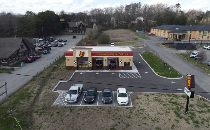 Pictures of Retail property located at 115 Welcome Ln, Clinton, TN 37716 for sales - image #1