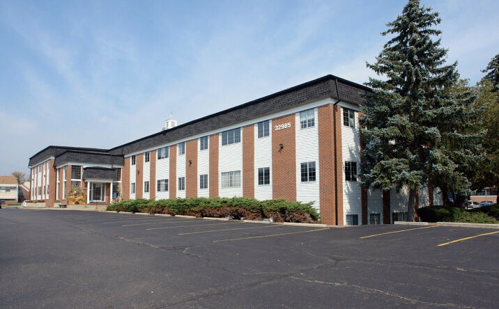 Pictures of Office property located at 32969 Hamilton Ct, Farmington Hills, MI 48334 for sales - image #1