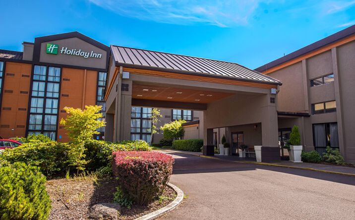 Pictures of Hospitality property located at 25425 SW 95th Ave, Wilsonville, OR 97070 for sales - image #1