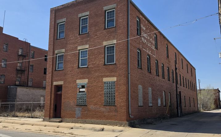 Pictures of Industrial property located at 203 N Plum St, Hutchinson, KS 67501 for sales - image #1