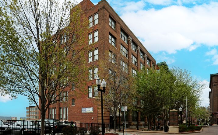 Pictures of Multifamily property located at 412 W 8th St, Kansas City, MO 64105 for sales - image #1