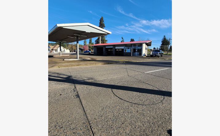 Pictures of Retail property located at 518 OR-99, Cottage Grove, OR 97424 for sales - image #1