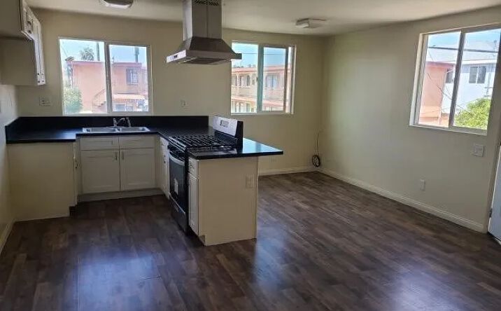 Pictures of Multifamily property located at 944 W 74th, Los Angeles, CA 90044 for sales - image #1