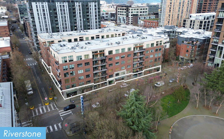 Pictures of Retail property located at 821 NW 11th Ave, Portland, OR 97209 for sales - image #1