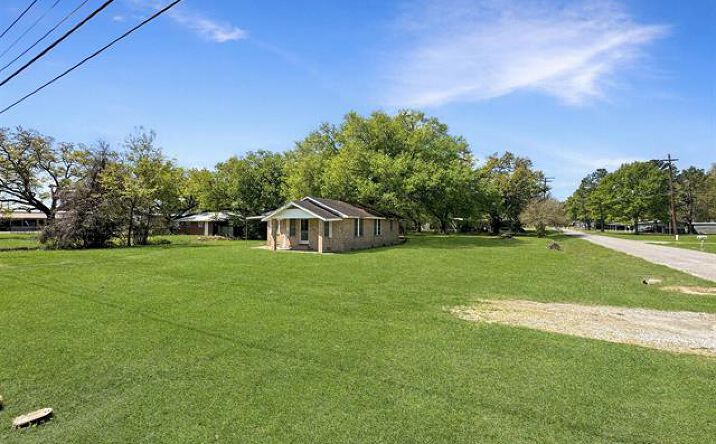 Pictures of Mixed Use, Land property located at 13409 LA-44, Gonzales, LA 70737 for sales - image #1