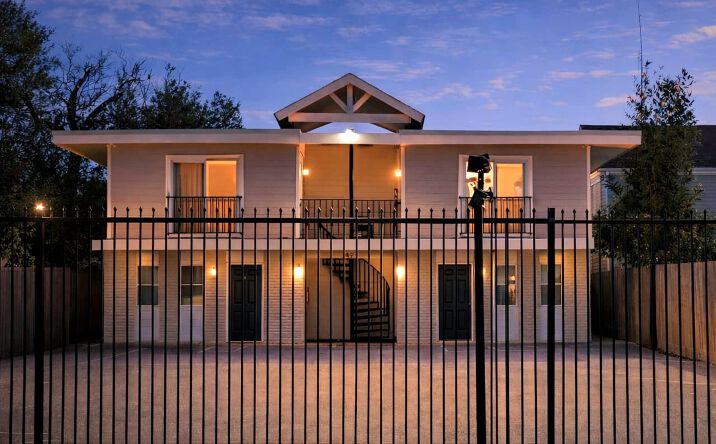 Pictures of Multifamily property located at 1421 Marshall St, Houston, TX 77006 for sales - image #1