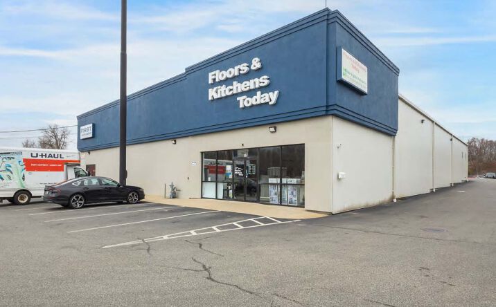 Pictures of Retail property located at 10 Highland Ave, Seekonk, MA 02771 for sales - image #1