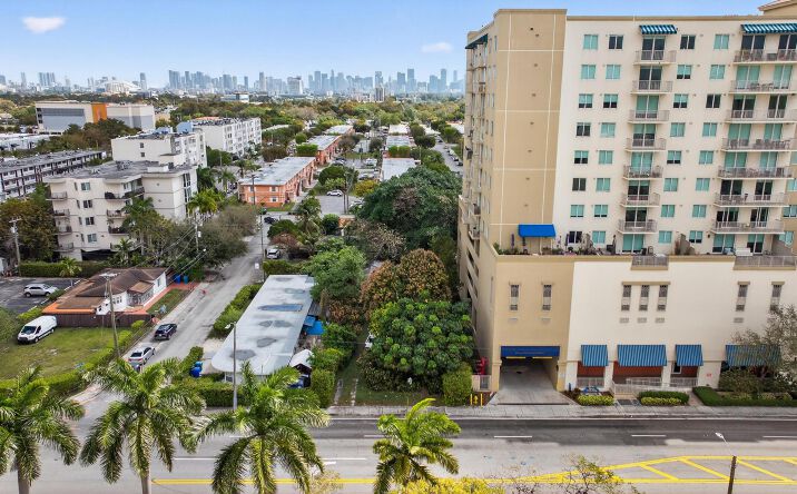 Pictures of Land property located at 975 SW 37th Avenue, Miami, FL 33135 for sales - image #1