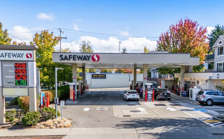 Pictures of Retail property located at 4115 SW Admiral Wy, Seattle, WA 98116 for sales - image #1