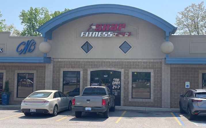 Pictures of Retail property located at 1527 Horton Road, Jackson, MI 49203 for sales - image #1