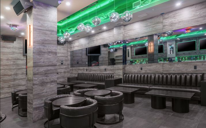 Pictures of Retail property located at 758 Washington Ave, Miami Beach, FL 33139 for sales - image #1