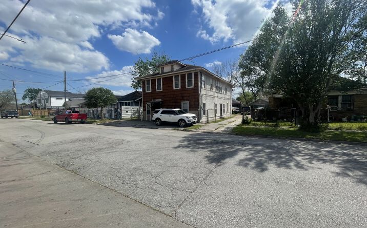 Pictures of Multifamily property located at 6810 Avenue F, Houston, TX 77011 for sales - image #1