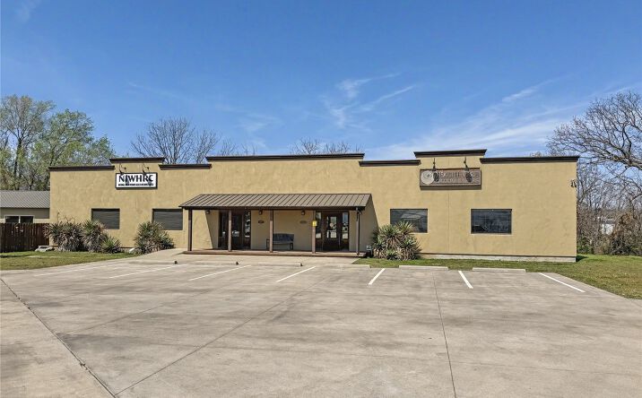 Pictures of Office, Retail property located at 1534 Echota Avenue, Tahlequah, OK 74464 for sales - image #1