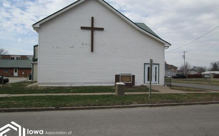 Pictures of Multifamily property located at 339 N Grand Street, Chariton, IA 50049 for sales - image #1