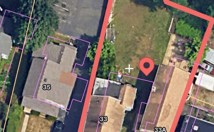 Pictures of Mixed Use property located at 33 Sterling Pl, Babylon, NY 11701 for sales - image #1