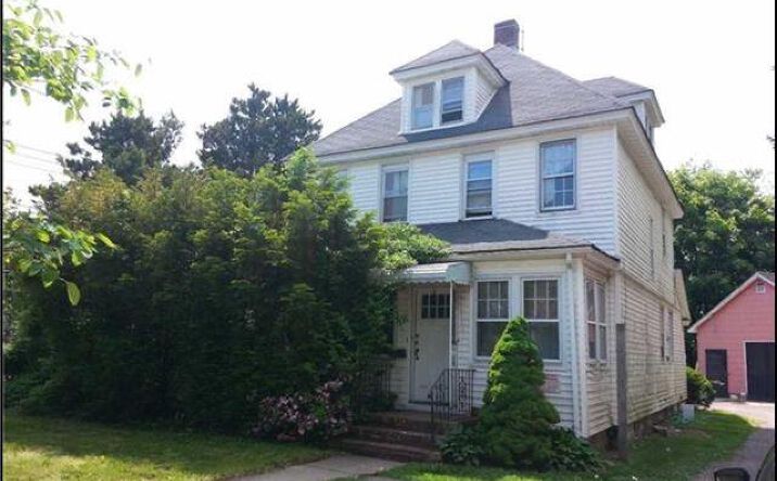 Pictures of Multifamily property located at 4 Burch ave, Babylon, NY 11701 for sales - image #1