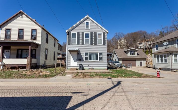 Pictures of Multifamily property located at 351 Dorgan Place, Dubuque, IA 52001 for sales - image #1