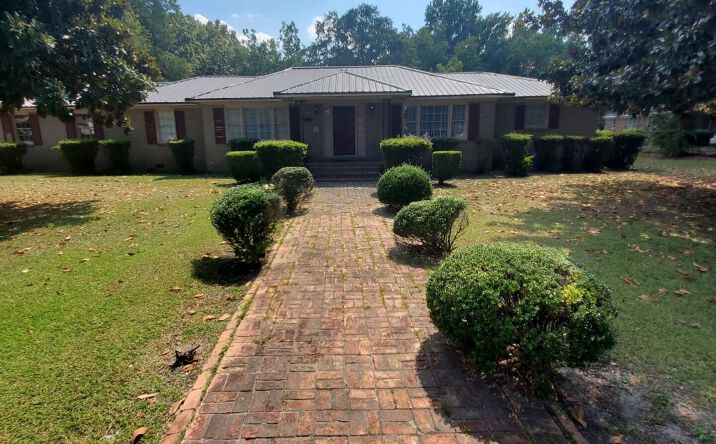 Pictures of Special Purpose property located at 122 W Boyce Street, Manning, SC 29102 for sales - image #1