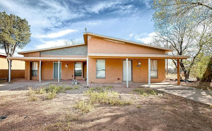 Pictures of Multifamily property located at 302 W 9th St # A & B, Roswell, NM 88201 for sales - image #1