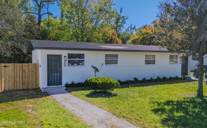 Pictures of Multifamily property located at 1613 BROOKVIEW Drive S, Jacksonville, FL 32246 for sales - image #1