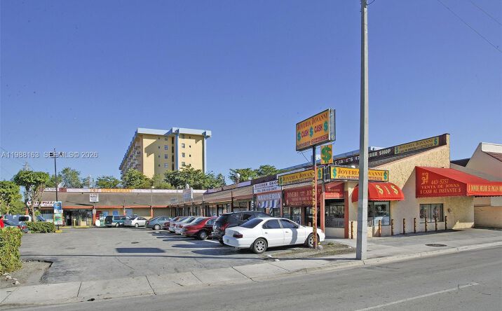 Pictures of Retail property located at 4685 NW 7th St, Miami, FL 33126 for sales - image #1