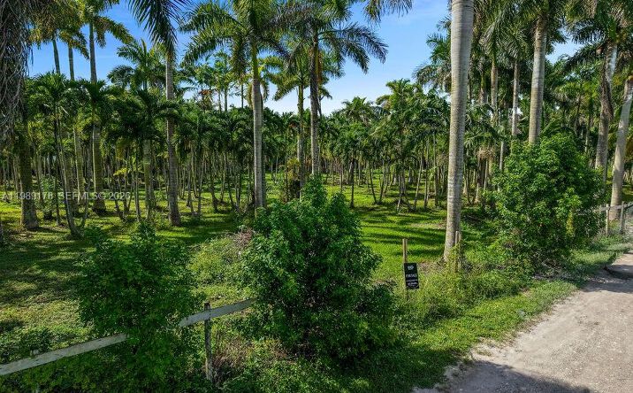 Pictures of Land property located at 10650 SW 206th Ave, Miami, FL 33187 for sales - image #1