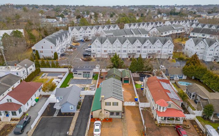 Pictures of Multifamily property located at 37548 Atlantic Avenue, Rehoboth Beach, DE 19971 for sales - image #1
