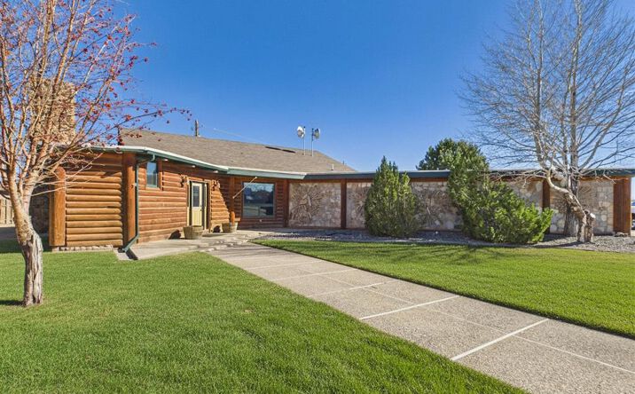 Pictures of Mixed Use, Office property located at 324 Robert St, Cody, WY 82414 for sales - image #1