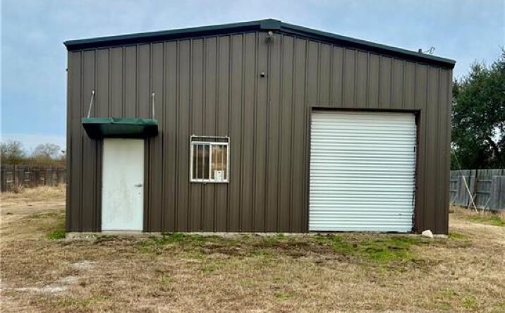 Pictures of Retail, Office, Land, Self Storage property located at 10083 N Hwy 59, Fannin, TX 77960 for sales - image #1