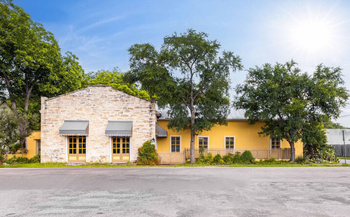 Pictures of Retail property located at 514 Paris St, Castroville, TX 78009 for sales - image #1