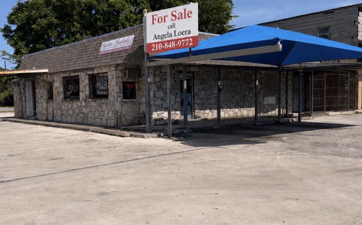 Pictures of Retail property located at 2202 Commercial Ave, San Antonio, TX 78221 for sales - image #1